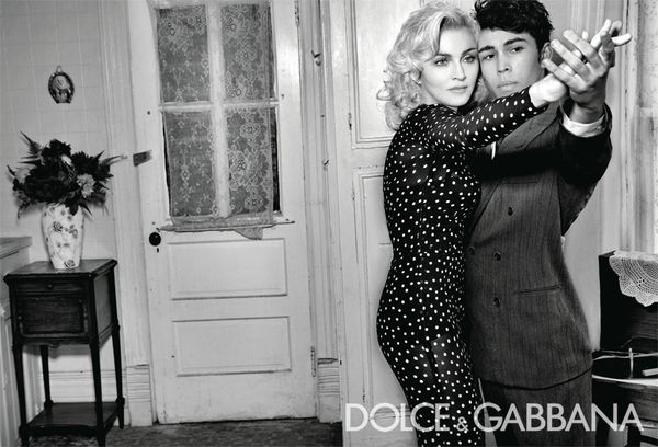 20100713-madonna-dolce-gabbana-fall-winter-campaign-03