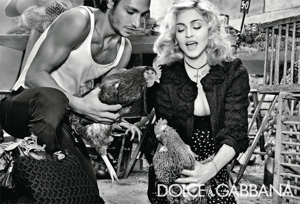 20100713-madonna-dolce-gabbana-fall-winter-campaign-07