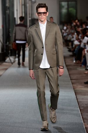 18-valentino-uomoSS13_sff