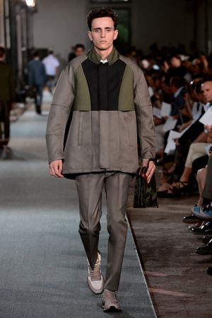 23-valentino-uomoSS13_sff