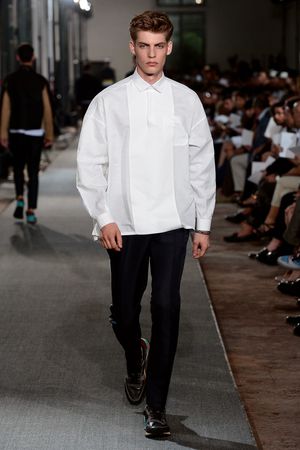 33-valentino-uomoSS13_sff