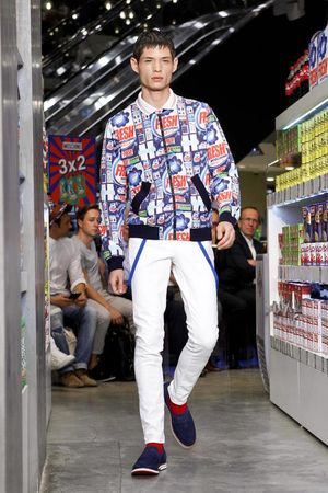 Moschino-8_sff