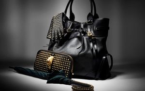 Sac-noir-Les-sacs-Burberry-automne-hiver-2012-2013-1