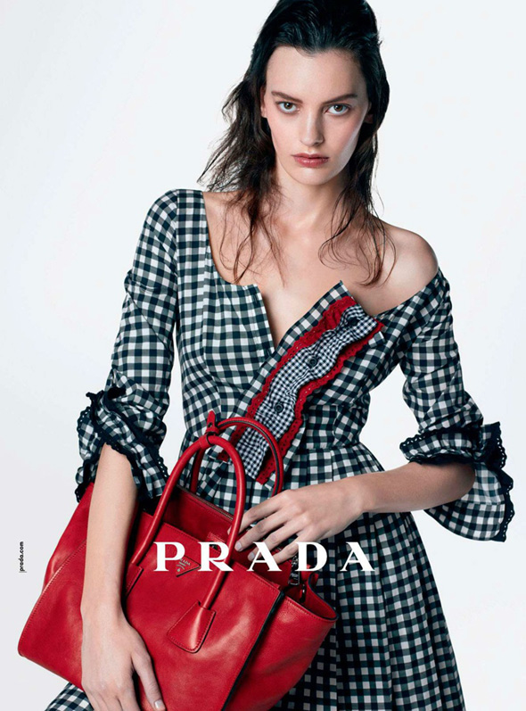 1-Prada-Femme-FW-Hiver-2013-Pub-Ad