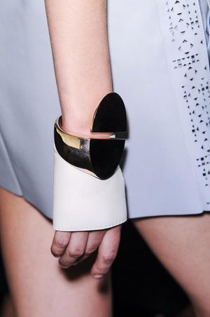 Hermes-details-spring-summer-2013-pfw22